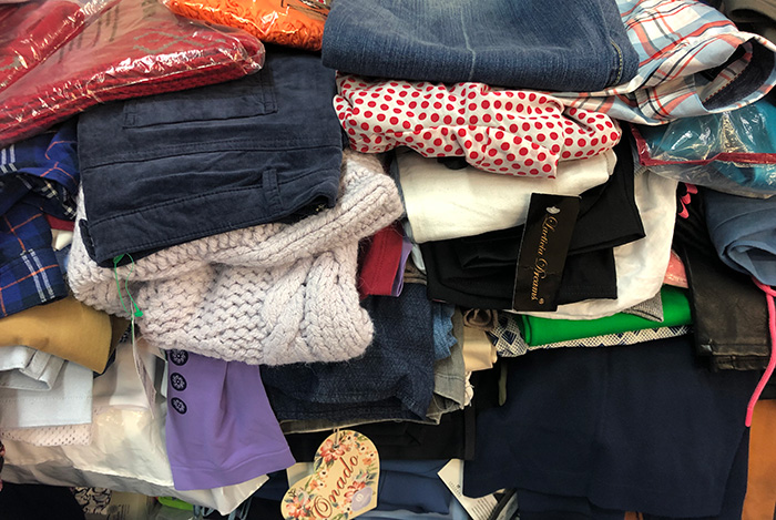 Kleidung Mix Winter-Sommer in verschiedenen Größen Kleidung Mix Winter-Sommer in verschiedenen Größen